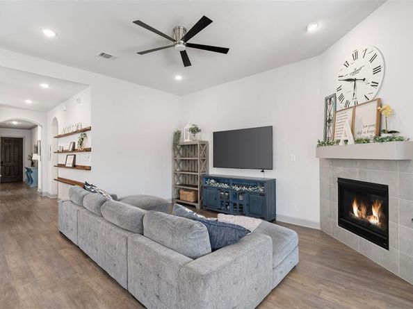 2423  War Admiral Street , Celina Texas 75009