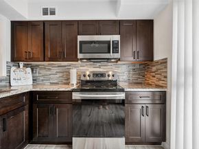 3609  Parkridge Drive  204, Dallas Texas 75234