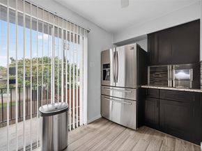 3609  Parkridge Drive  204, Dallas Texas 75234