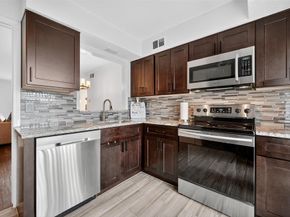 3609  Parkridge Drive  204, Dallas Texas 75234