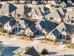 1002  Hunters Creek Drive , Rockwall Texas 75087