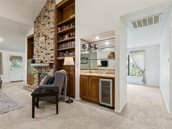 2512  Laurel Valley Lane , Arlington Texas 76006