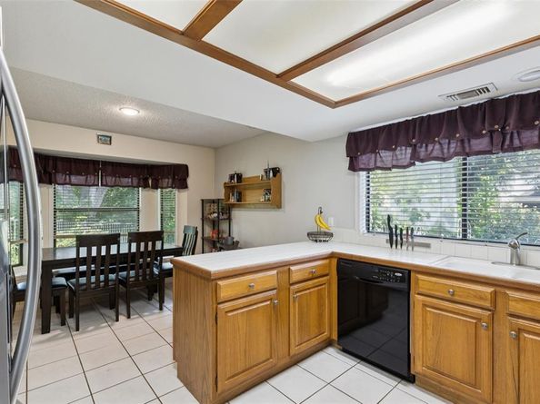 2512  Laurel Valley Lane , Arlington Texas 76006
