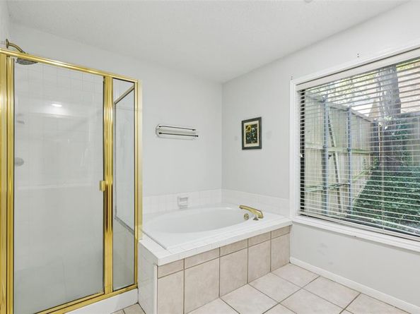 2512  Laurel Valley Lane , Arlington Texas 76006