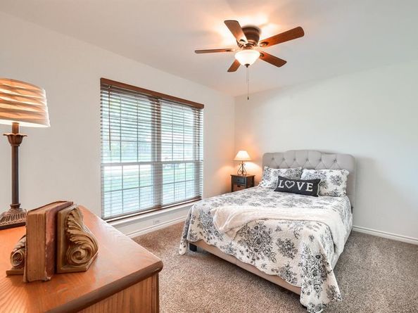 533  Country View Lane , Garland Texas 75043