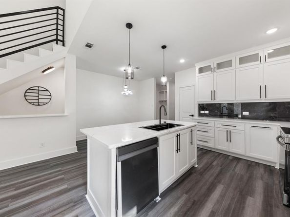 4448  Marcell Avenue , Dallas Texas 75211