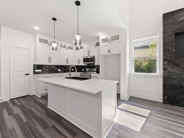 4448  Marcell Avenue , Dallas Texas 75211