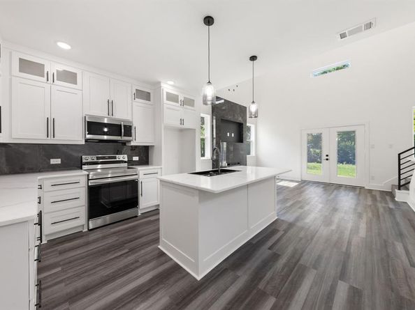4448  Marcell Avenue , Dallas Texas 75211