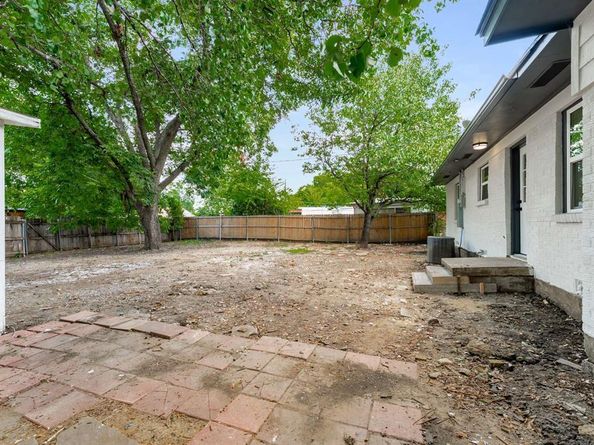 2609  Fenwick Drive , Dallas Texas 75228