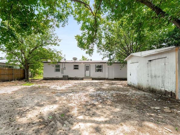 2609  Fenwick Drive , Dallas Texas 75228