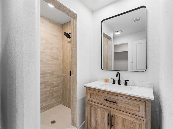 2609  Fenwick Drive , Dallas Texas 75228