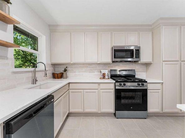 2609  Fenwick Drive , Dallas Texas 75228