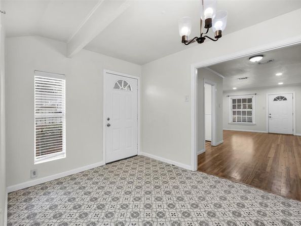 2916  Willing Avenue , Fort Worth Texas 76110