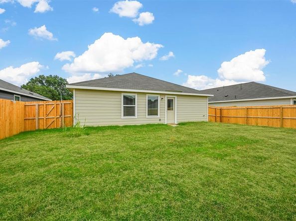 1737  Overall Lane , Dallas Texas 75253