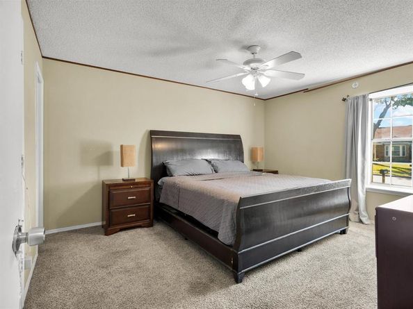 3905  Queens Court , Garland Texas 75043