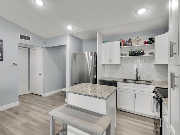 3905  Queens Court , Garland Texas 75043