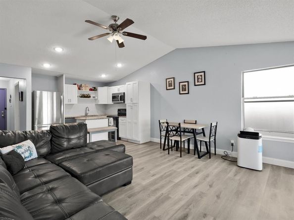 3905  Queens Court , Garland Texas 75043