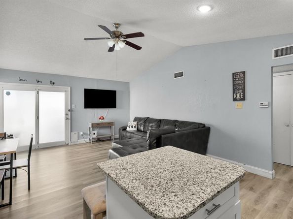 3905  Queens Court , Garland Texas 75043