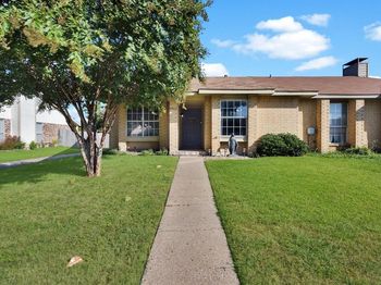 3905  Queens Court 