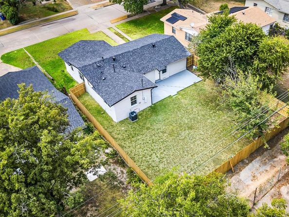 3916  Vanette Lane , Dallas Texas 75216