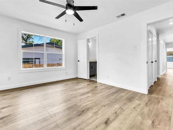 3916  Vanette Lane , Dallas Texas 75216