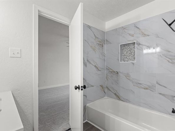 7510  Holly Hill Drive  152, Dallas Texas 75231