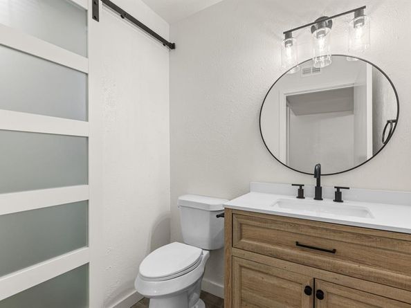 7510  Holly Hill Drive  152, Dallas Texas 75231