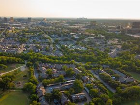 7510  Holly Hill Drive  152, Dallas Texas 75231