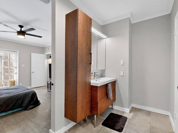 5981  Arapaho Road  1304, Dallas Texas 75248