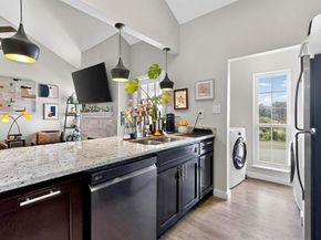 5981  Arapaho Road  1304, Dallas Texas 75248