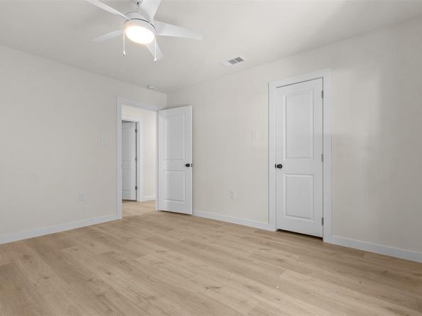 1320 E Morphy Street , Fort Worth Texas 76104