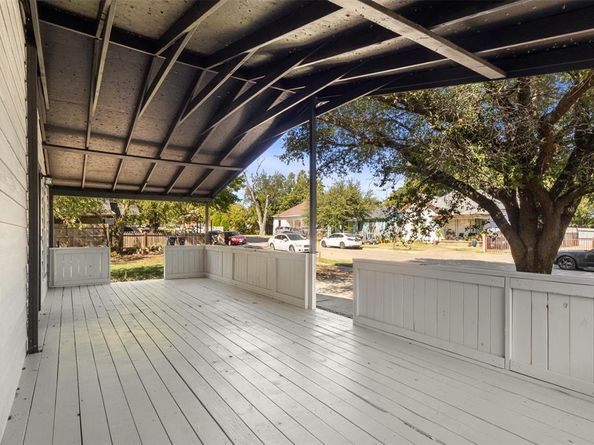 1320 E Morphy Street , Fort Worth Texas 76104