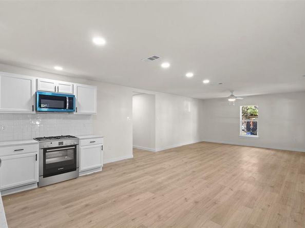 1320 E Morphy Street , Fort Worth Texas 76104