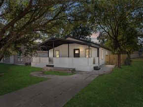1320 E Morphy Street , Fort Worth Texas 76104