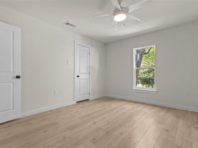 1320 E Morphy Street , Fort Worth Texas 76104
