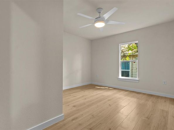 1320 E Morphy Street , Fort Worth Texas 76104