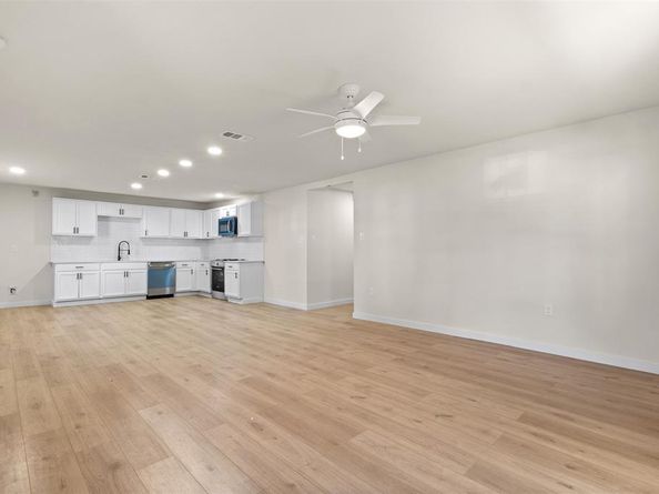 1320 E Morphy Street , Fort Worth Texas 76104