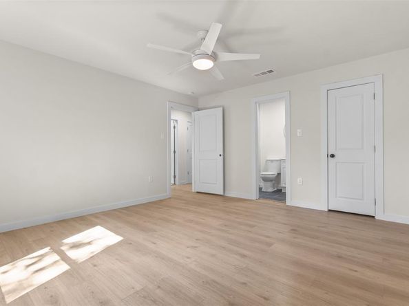 1320 E Morphy Street , Fort Worth Texas 76104