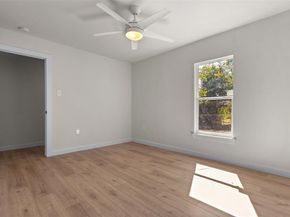 1320 E Morphy Street , Fort Worth Texas 76104