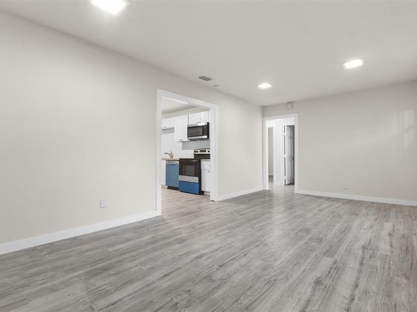 2233  Eastover Avenue , Fort Worth Texas 76105