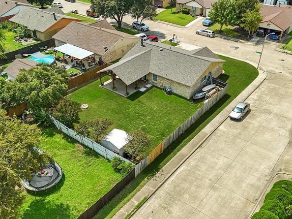 2106  Sheriff Drive , Grand Prairie Texas 75051