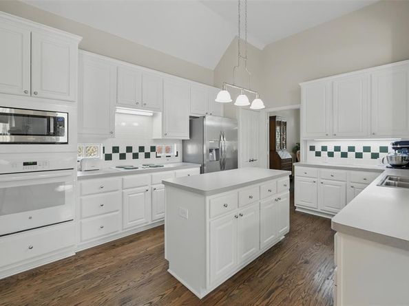 3022  Abbey Lane , Farmers Branch Texas 75234