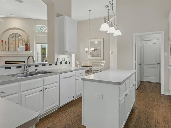3022  Abbey Lane , Farmers Branch Texas 75234