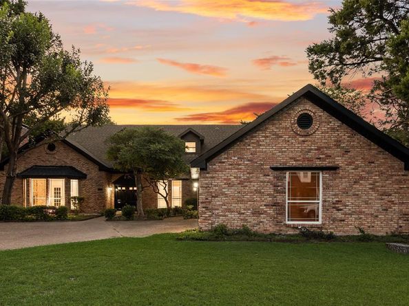 811  Cobblestone Court , Cedar Hill Texas 75104