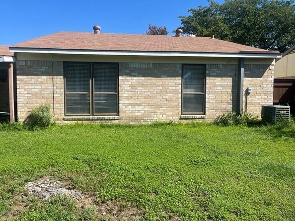 1305  Birchbrook Street , Grand Prairie Texas 75052
