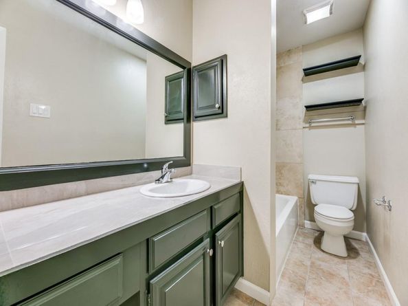 8601  Park Lane  221, Dallas Texas 75231