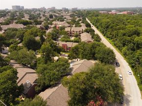 8601  Park Lane  221, Dallas Texas 75231
