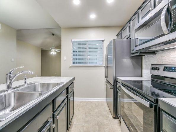 8601  Park Lane  221, Dallas Texas 75231
