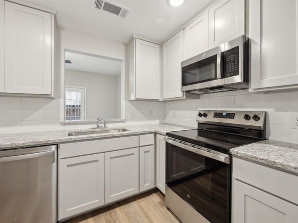 5325  Bent Tree Forest Drive  1103, Dallas Texas 75248