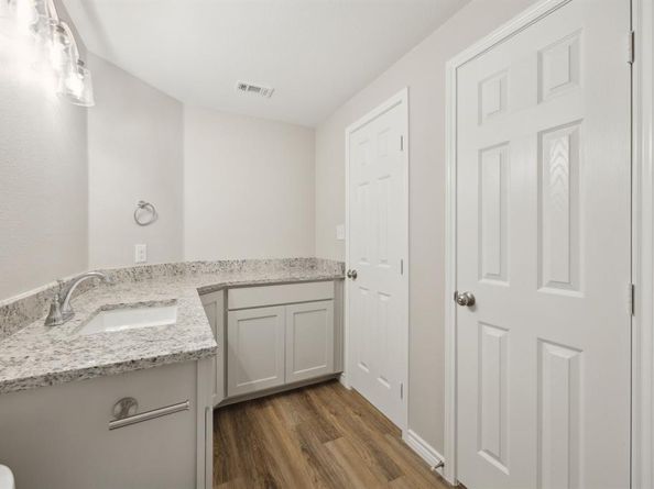 5325  Bent Tree Forest Drive  1103, Dallas Texas 75248